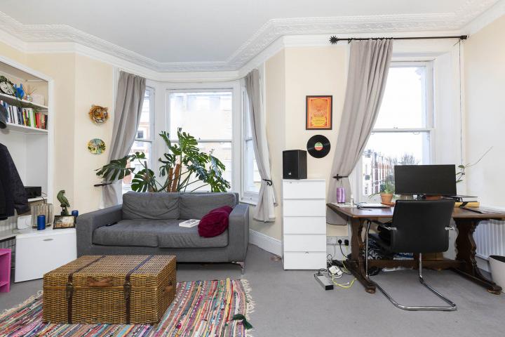 			1 Bedroom, 1 bath, 1 reception Flat			 Blythe Road, KENSINGTON OLYMPIA